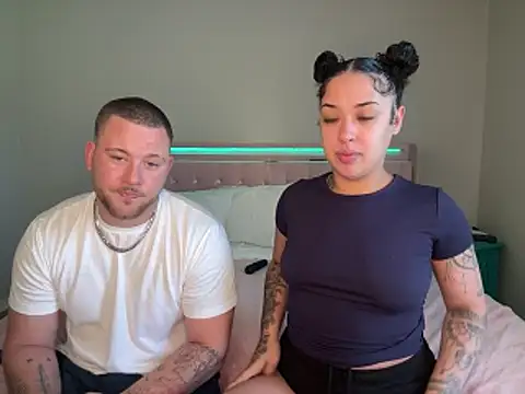 Snapshot of thepornplugz chatting on 04/11/26, 05:17 thepornplugz online show from 04/11/26, 05:17