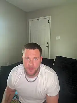 Snapshot of thepornplugz chatting on 04/29/26, 04:00 thepornplugz online show from 04/29/26, 04:00