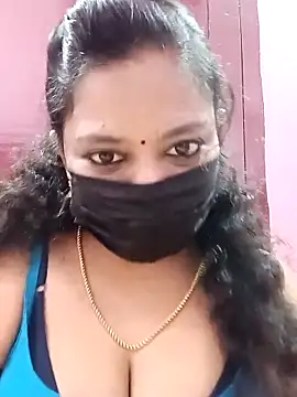 Snapshot of Mandhra28 chatting on 10/29/25, 07:15 Mandhra28 online show from 10/29/25, 07:15