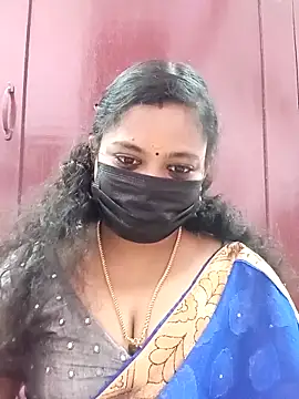 Snapshot of Mandhra28 chatting on 10/30/25, 07:21 Mandhra28 online show from 10/30/25, 07:21