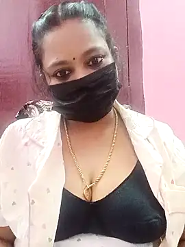 Snapshot of Mandhra28 chatting on 10/31/25, 05:47 Mandhra28 online show from 10/31/25, 05:47