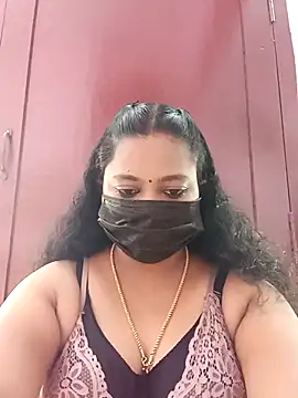 Snapshot of Mandhra28 chatting on 11/02/25, 10:17 Mandhra28 online show from 11/02/25, 10:17