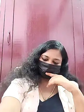 Snapshot of Mandhra28 chatting on 11/13/25, 07:35 Mandhra28 online show from 11/13/25, 07:35