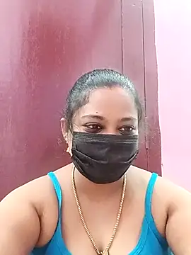 Snapshot of Mandhra28 chatting on 11/17/25, 06:52 Mandhra28 online show from 11/17/25, 06:52