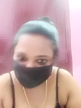 Snapshot of Mandhra28 chatting on 11/17/25, 06:57 Mandhra28 online show from 11/17/25, 06:57