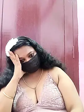 Snapshot of Mandhra28 chatting on 11/21/25, 08:07 Mandhra28 online show from 11/21/25, 08:07