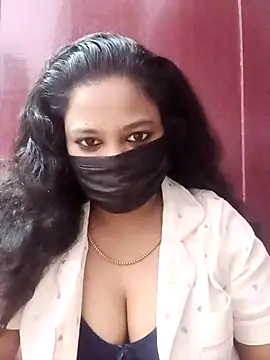 Snapshot of Mandhra28 chatting on 11/25/25, 05:35 Mandhra28 online show from 11/25/25, 05:35