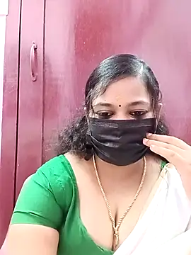 Snapshot of Mandhra28 chatting on 12/15/25, 05:28 Mandhra28 online show from 12/15/25, 05:28