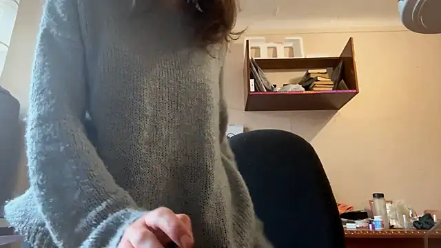 Snapshot of BunkedTempter chatting on 10/28/25, 08:29 BunkedTempter online show from 10/28/25, 08:29