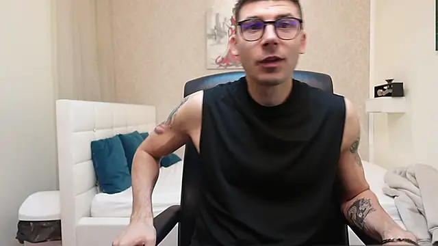 Snapshot of _Alex_Star chatting on 10/30/25, 03:30 Alex Star online show from 10/30/25, 03:30