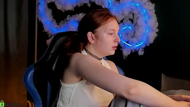 Snapshot of AngelWisee chatting on 05/08/26, 03:01 AngelWisee online show from 05/08/26, 03:01