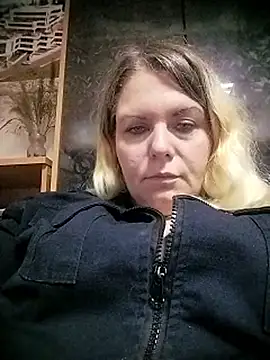 Lana-murr online show from 11/29/25, 07:06