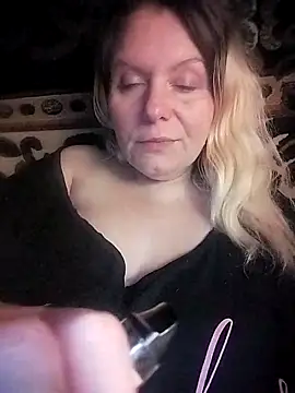 Lana-murr online show from 12/16/25, 09:09