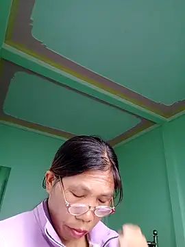 Snapshot of bella-la chatting on 11/01/25, 07:10 bella-la online show from 11/01/25, 07:10