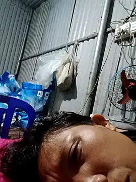 Snapshot of bella-la chatting on 11/01/25, 07:27 bella-la online show from 11/01/25, 07:27