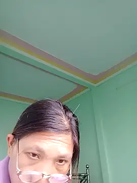 Snapshot of bella-la chatting on 11/02/25, 07:33 bella-la online show from 11/02/25, 07:33