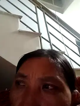 Snapshot of bella-la chatting on 11/05/25, 11:21 bella-la online show from 11/05/25, 11:21