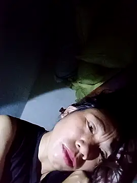 Snapshot of bella-la chatting on 11/08/25, 10:52 bella-la online show from 11/08/25, 10:52