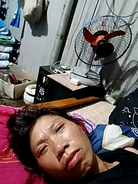 Snapshot of bella-la chatting on 11/09/25, 11:03 bella-la online show from 11/09/25, 11:03