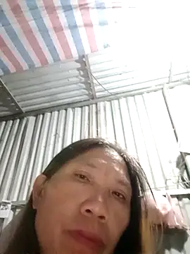 Snapshot of bella-la chatting on 11/10/25, 11:42 bella-la online show from 11/10/25, 11:42