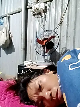 Snapshot of bella-la chatting on 11/12/25, 07:46 bella-la online show from 11/12/25, 07:46