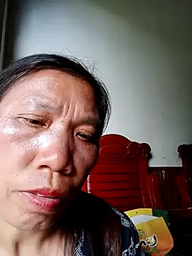 Snapshot of bella-la chatting on 11/13/25, 07:51 bella-la online show from 11/13/25, 07:51