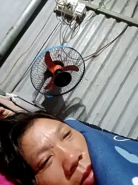 Snapshot of bella-la chatting on 11/13/25, 08:08 bella-la online show from 11/13/25, 08:08