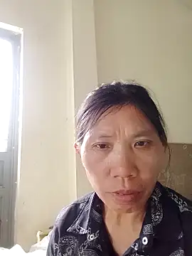 Snapshot of bella-la chatting on 11/14/25, 08:13 bella-la online show from 11/14/25, 08:13