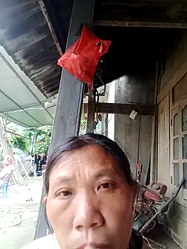 Snapshot of bella-la chatting on 11/20/25, 06:46 bella-la online show from 11/20/25, 06:46