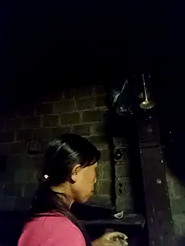 Snapshot of bella-la chatting on 11/23/25, 11:21 bella-la online show from 11/23/25, 11:21