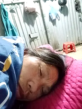 Snapshot of bella-la chatting on 11/27/25, 08:44 bella-la online show from 11/27/25, 08:44