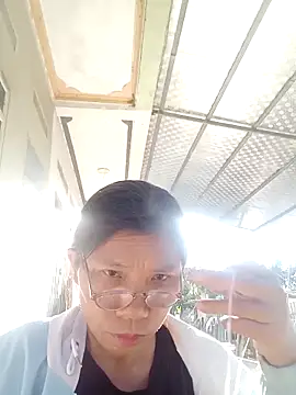 Snapshot of bella-la chatting on 11/28/25, 08:50 bella-la online show from 11/28/25, 08:50