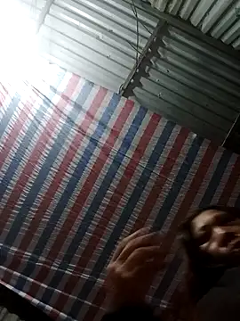 Snapshot of bella-la chatting on 11/29/25, 10:51 bella-la online show from 11/29/25, 10:51