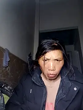 Snapshot of bella-la chatting on 12/04/25, 12:25 bella-la online show from 12/04/25, 12:25