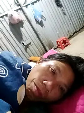 Snapshot of bella-la chatting on 12/13/25, 08:14 bella-la online show from 12/13/25, 08:14