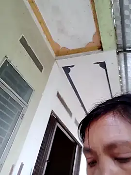 Snapshot of bella-la chatting on 12/14/25, 08:20 bella-la online show from 12/14/25, 08:20