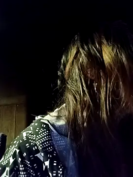 Snapshot of bella-la chatting on 12/15/25, 01:26 bella-la online show from 12/15/25, 01:26