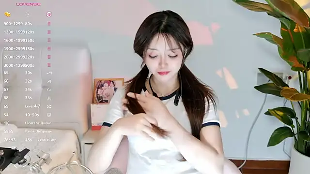 Yiluo95 online show from 06/22/26, 04:04