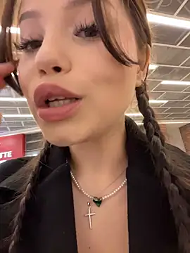 Kissy Moon online show from 11/09/25, 03:10