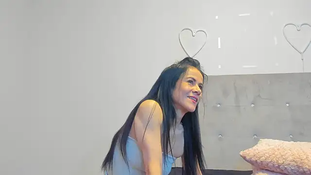 Snapshot of brianaflynt chatting on 01/12/26, 07:52 brianaflynt online show from 01/12/26, 07:52