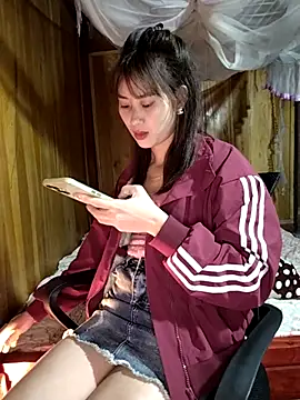 Em xinh01 online show from 12/21/25, 01:40