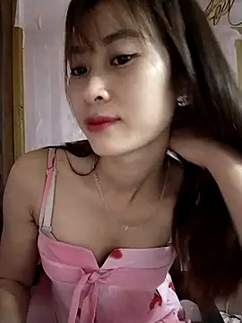 Snapshot of Em_xinh01 chatting on 05/05/26, 09:45 Em xinh01 online show from 05/05/26, 09:45