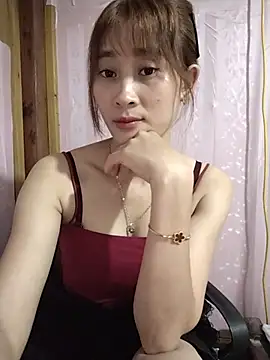 Snapshot of Em_xinh01 chatting on 05/20/26, 12:44 Em xinh01 online show from 05/20/26, 12:44