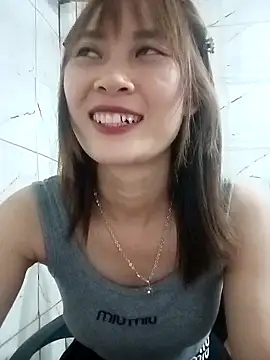 Snapshot of Em_xinh01 chatting on 06/11/26, 03:10 Em xinh01 online show from 06/11/26, 03:10