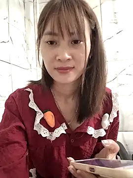 Snapshot of Em_xinh01 chatting on 06/14/26, 02:24 Em xinh01 online show from 06/14/26, 02:24