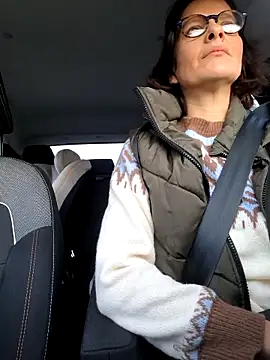 Piediniecollant online show from 12/21/25, 08:21