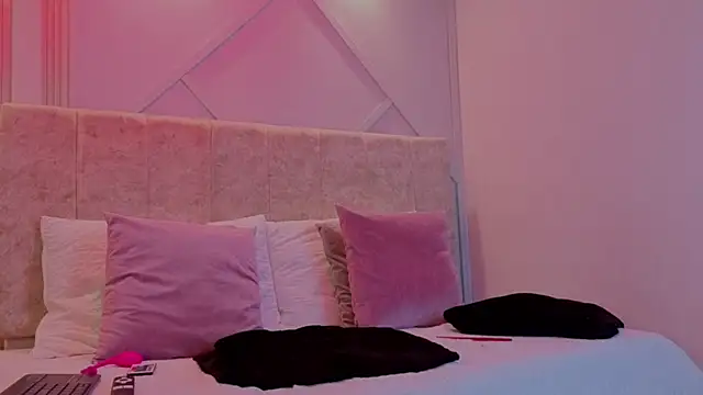 Scarlett  lace online show from 12/16/25, 04:39