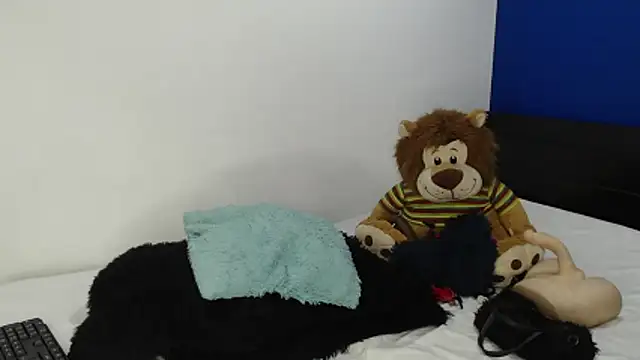 EmmilyConnor online show from 06/17/26, 02:51