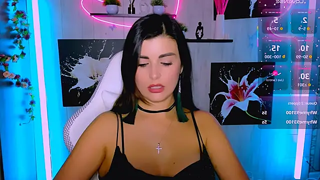 Snapshot of NestiSharm chatting on 11/16/25, 09:37 NestiSharm online show from 11/16/25, 09:37