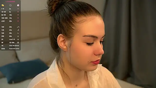 LoreeScialdone online show from 11/15/25, 06:15